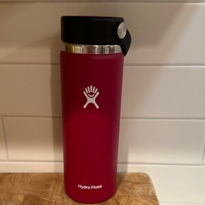 Hydro Flask Crimson Bottle with Black Lid